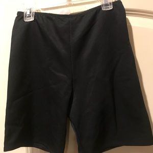 Compression high-waist shaper short